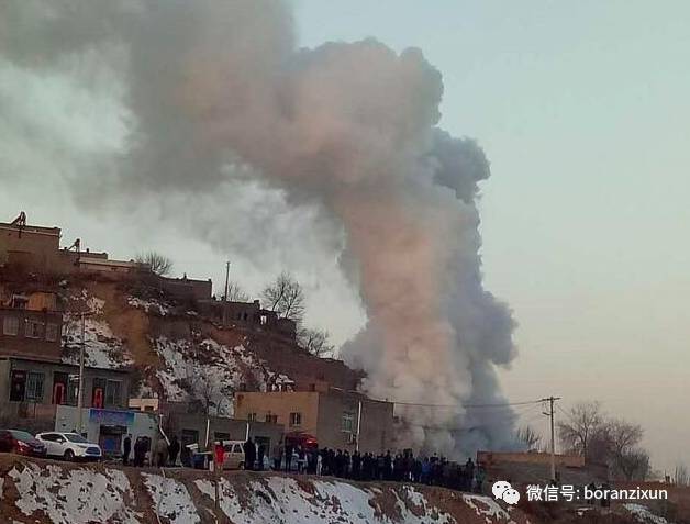 关于陕西一小区住宅突发爆炸事件的官方回应与可靠评估说明，实地分析数据应用_贺版77.90.40