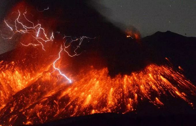 夏威夷火山喷发现象，解答、解释与定义——升级版 70.21.58，高效策略设计解析_Pixel41.66.20